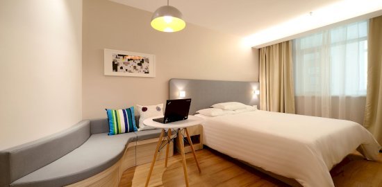 davidlee770924-hotel-1330834_1920